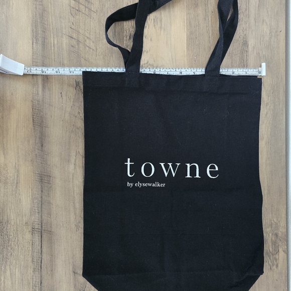 Tote town by elyse walker - Picture 3 of 3